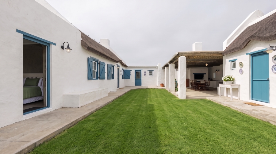 4 Bedroom Property for Sale in Struisbaai Western Cape